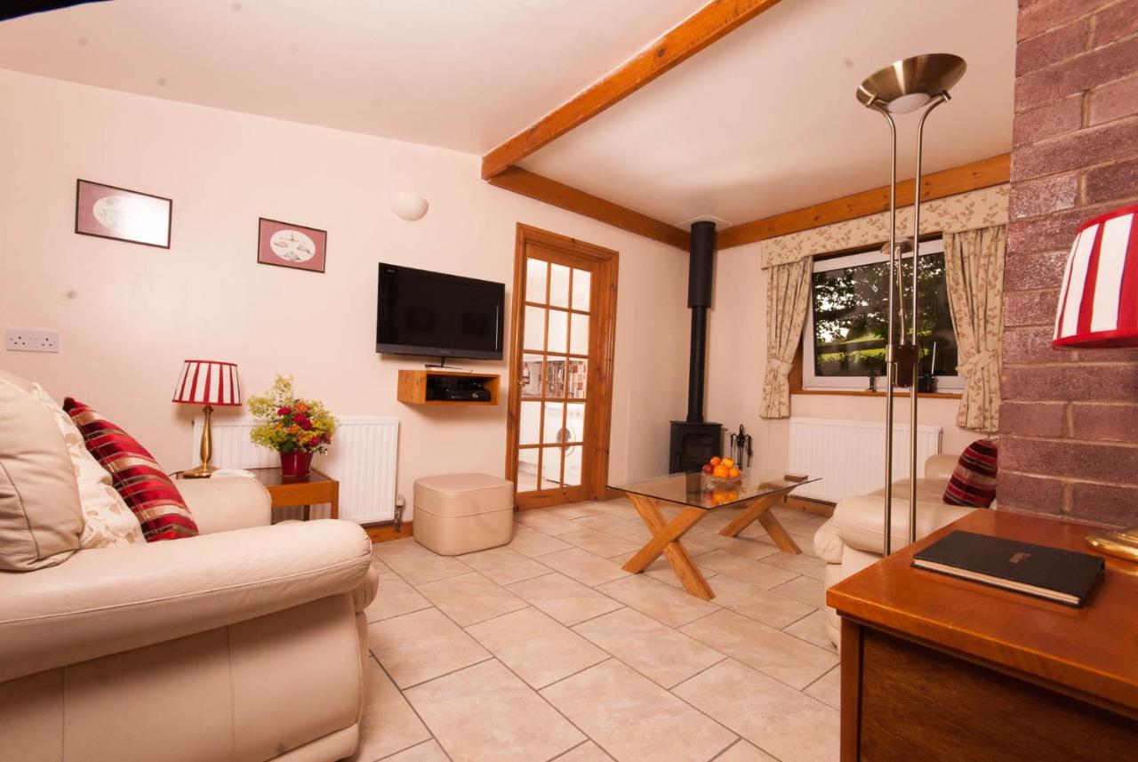 Greyfield Farm Cottages Farmborough Exteriör bild