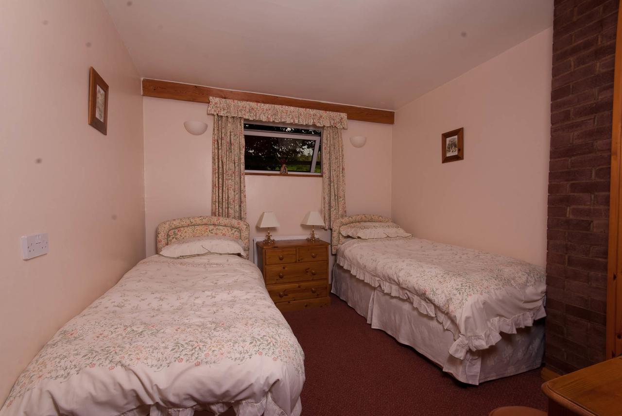 Greyfield Farm Cottages Farmborough Exteriör bild